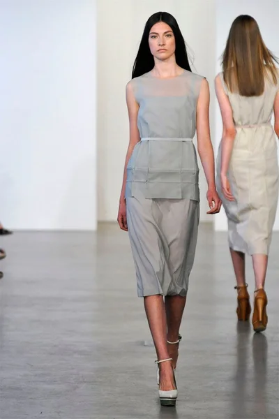 Look 15
